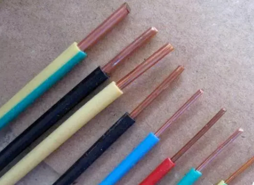 插座火線零線都是4平方的，地線是1.5平方的，為什么不合理？的圖2