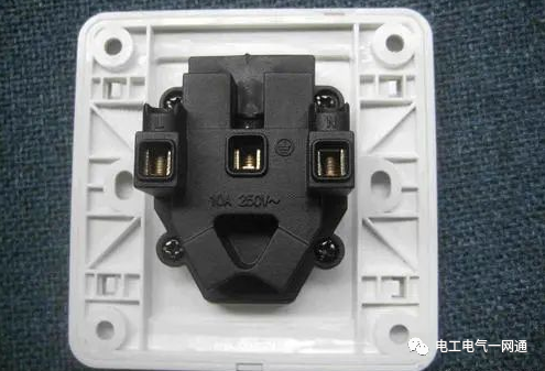 为什么总是容易烧坏即热式电热水器的插座？的图1