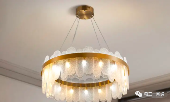 为什么灯具接线时国内又缠又焊？小日本直接插上就行了？很多电工老师傅都不知道！的图4