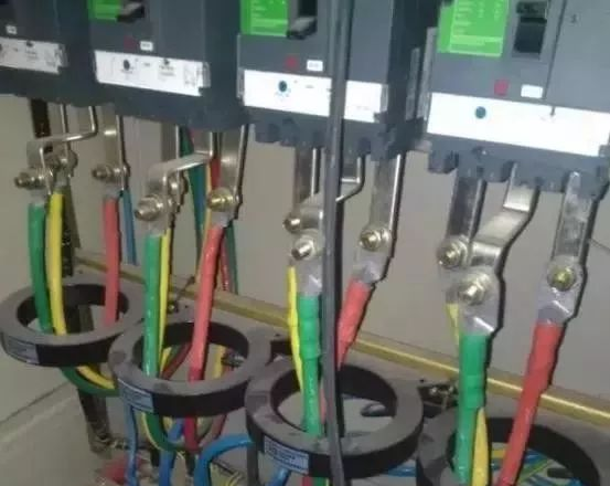 零線排上的互感器能起到什么作用？的圖1