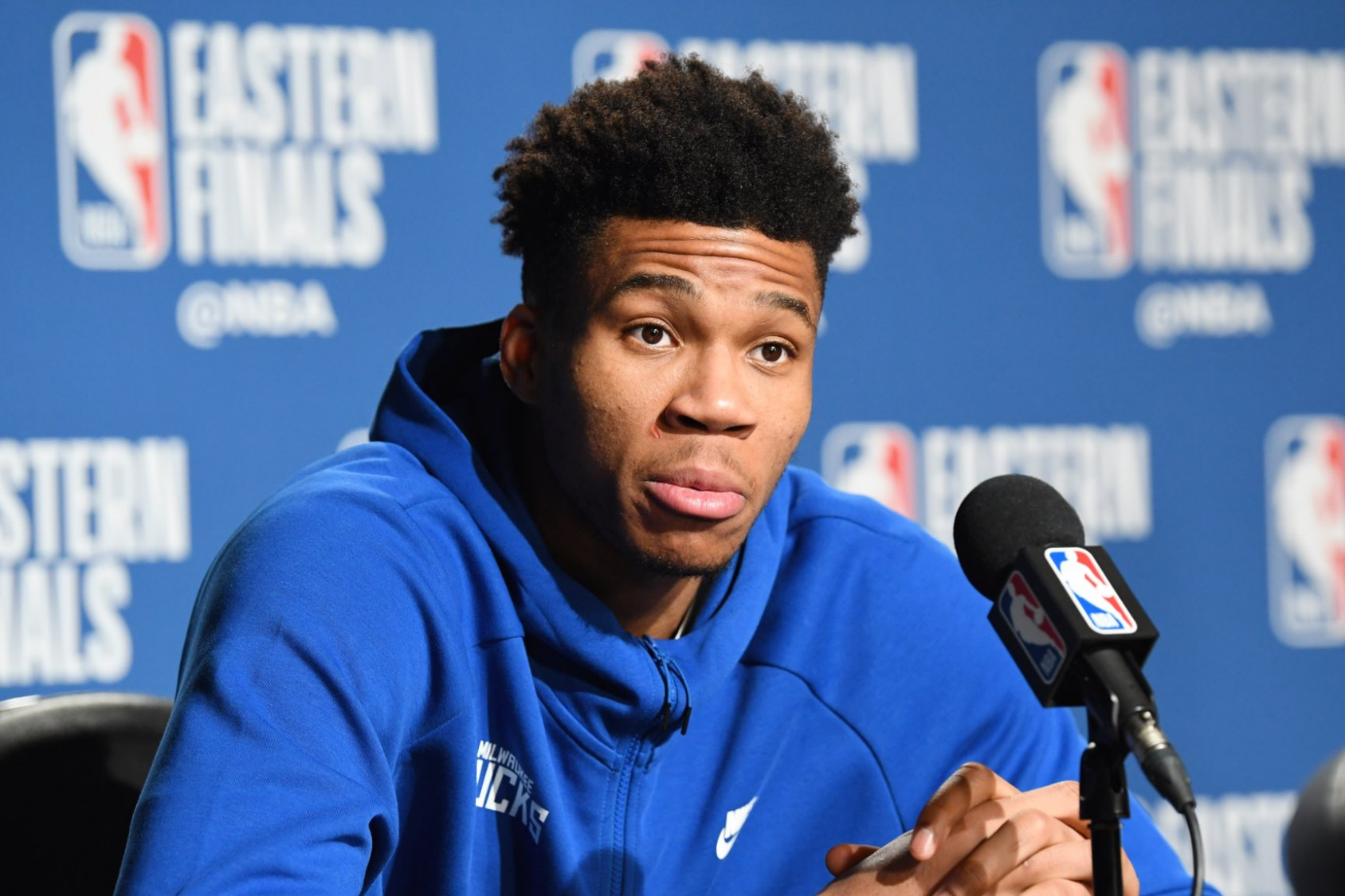 回来签字？外媒报道字母哥将于当地时间周六返回美国