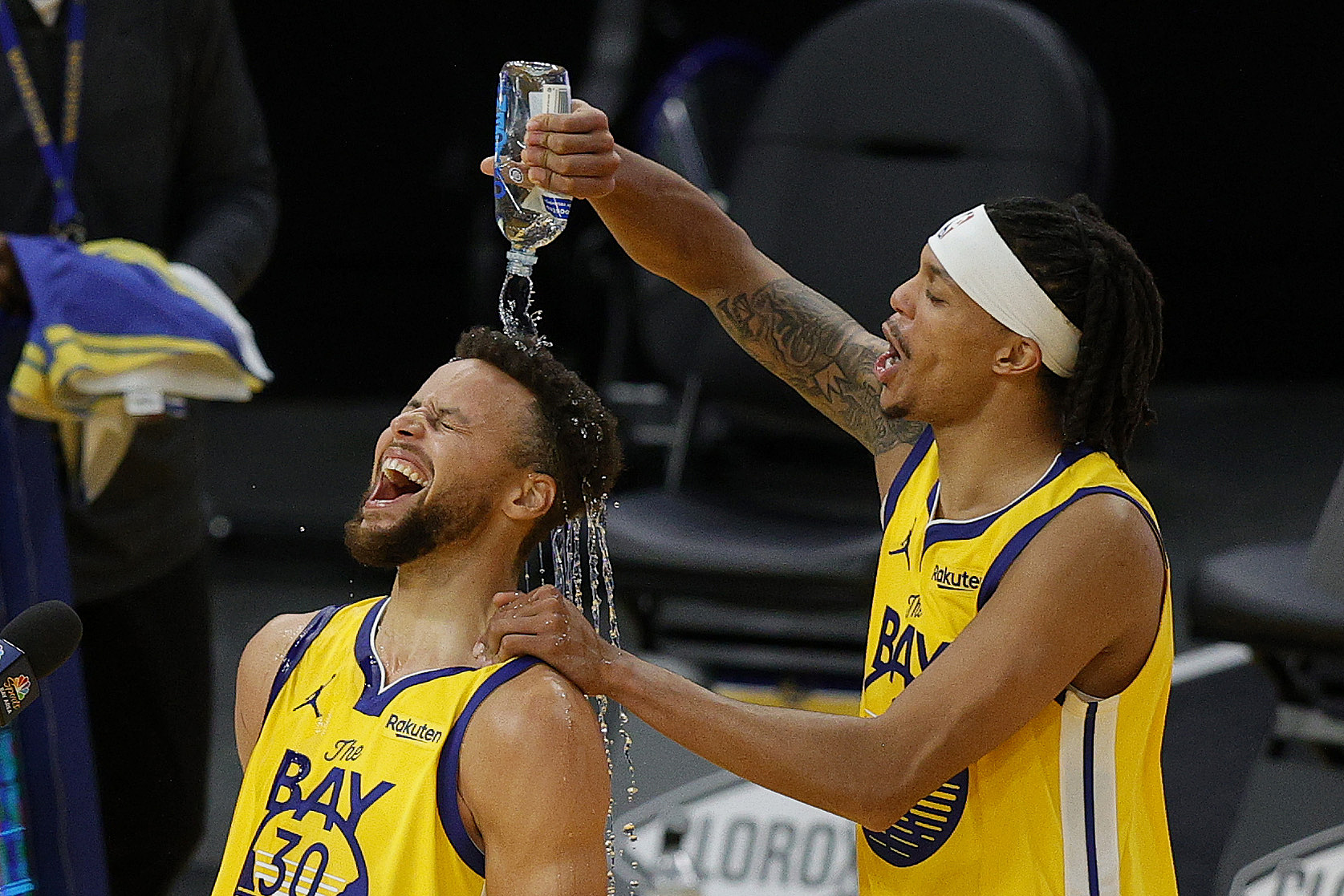 勇士力克开拓者，库里62分刷新个人生涯得分纪录