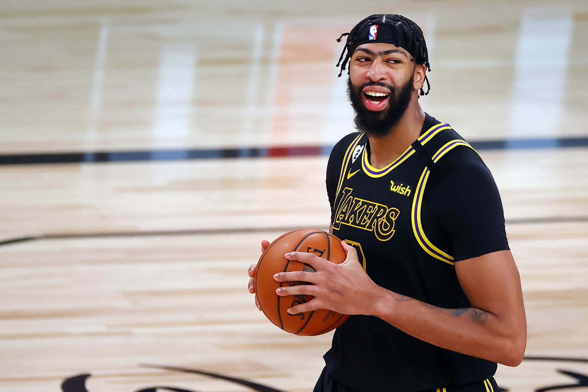 湖人的未来！安东尼-戴维斯5年1.9亿顶薪续约