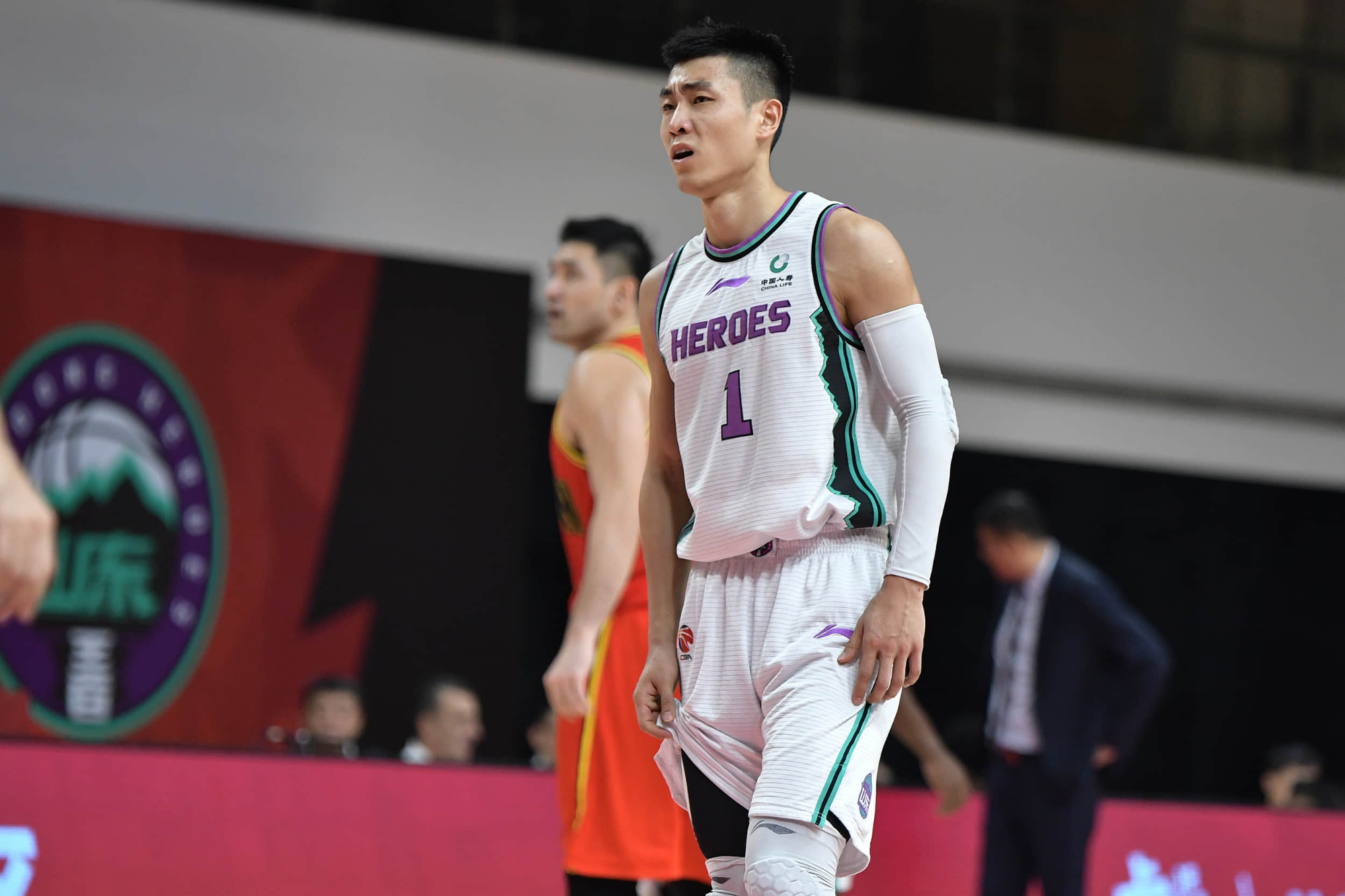 放开夸！高诗岩成首位单场30分+17助攻的本土球员