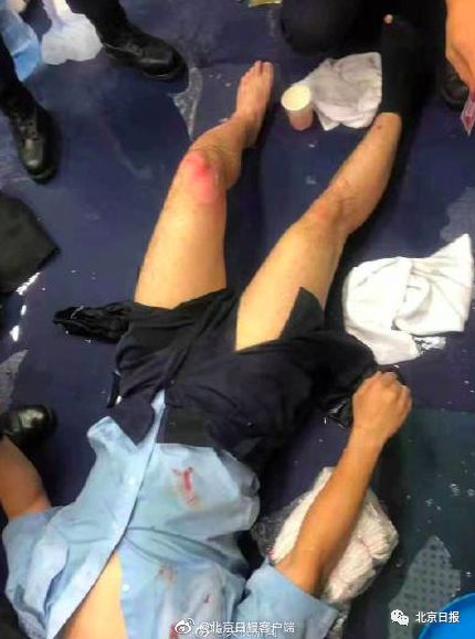 “这已是恐怖主义！”除了投汽油弹，乱港暴徒还用“枪”袭警！（视频/组图） - 2
