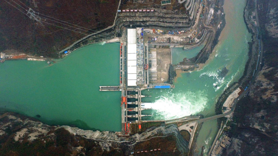 成功实现上市后首次并购 奔驰宝马3555电玩迈入能源物管新领域 成功实现上市后首次并购 奔驰宝马3555电玩迈入能源物管新领域