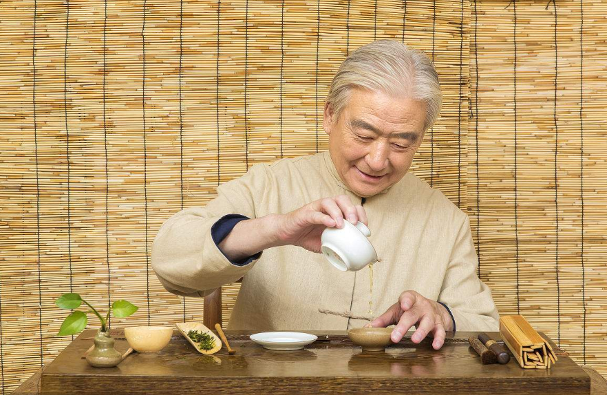 老人喝什么茶最养生？很多人只猜中了一样