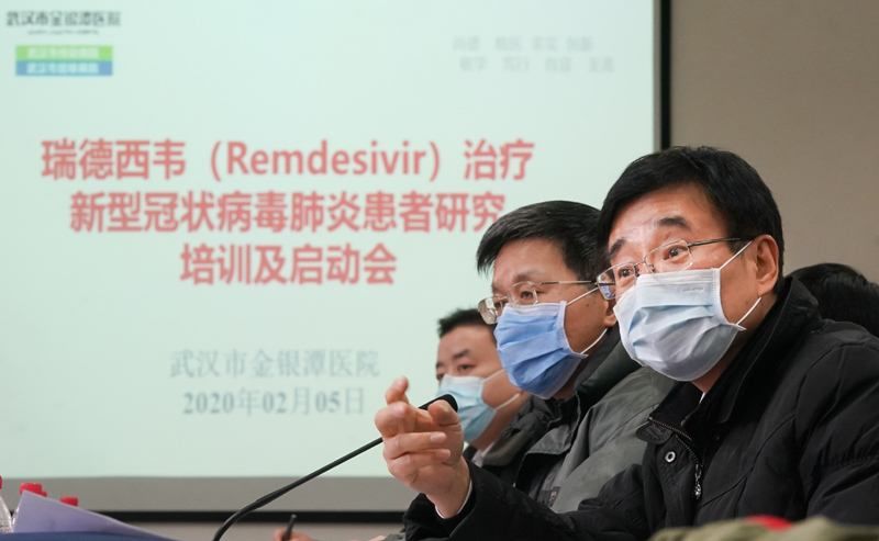 与钟南山齐名，两次连线白岩松：疫情中他说了8个字火遍全网（组图） - 5