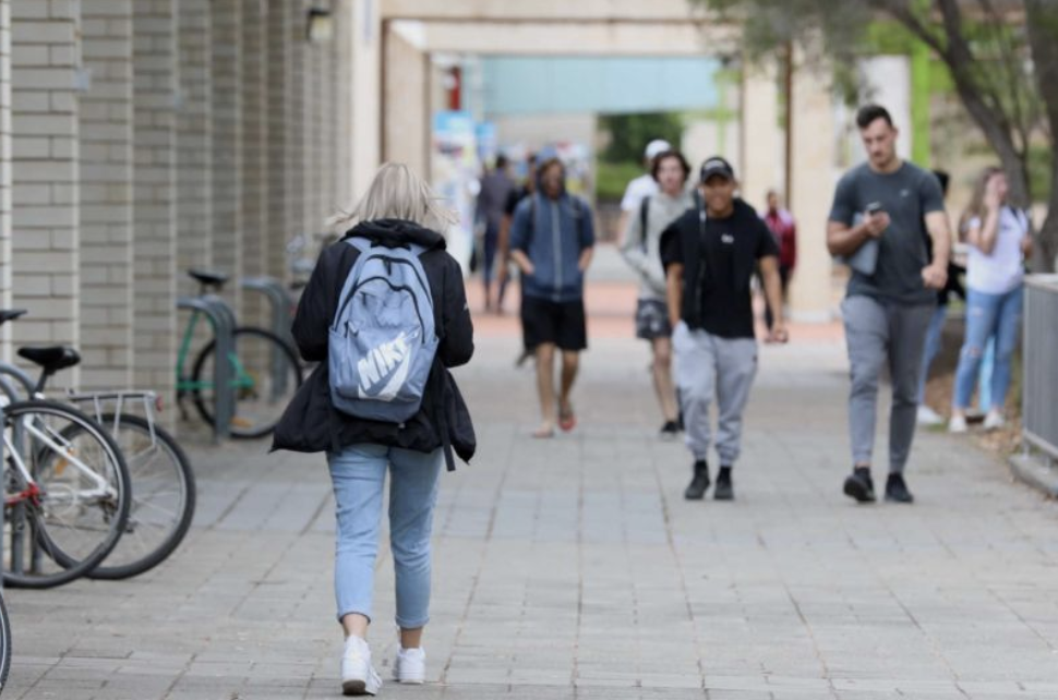 Monash大学官宣：2021年S1起，所有澳洲学生可返校了！但网课还在（组图） - 5