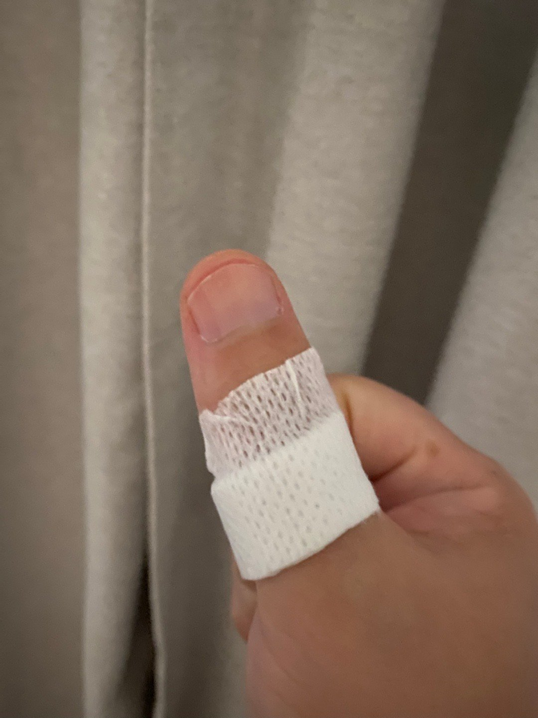 医用凡士林敷料怎么用6岁女童在小区摸了下竹子，手掌被扎了200根刺！孩子的妈妈用各种“偏方”拔刺：醋泡、用瓶子吸、针挑、胶布粘……手掌差点报废_https://www.jmylbn.com_新闻资讯_第16张