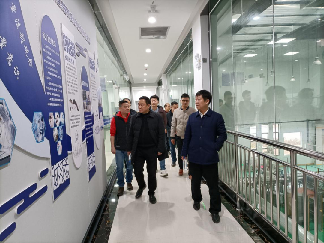銅仁城投集團及交旅投集團領(lǐng)導調研石阡泉都 礦泉水項目