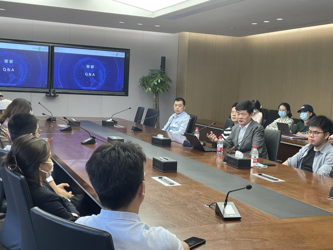 5月28日，浙江省民营经济国际合作商会成立大会暨第一次会员大会在杭州举行。省统战部副部长、省工商联党组书记徐国龙出席大会并作重要讲话。大会聘任ZIBS院长贲圣林为特邀顾问，ZIBS副教授阎淬为秘书长。