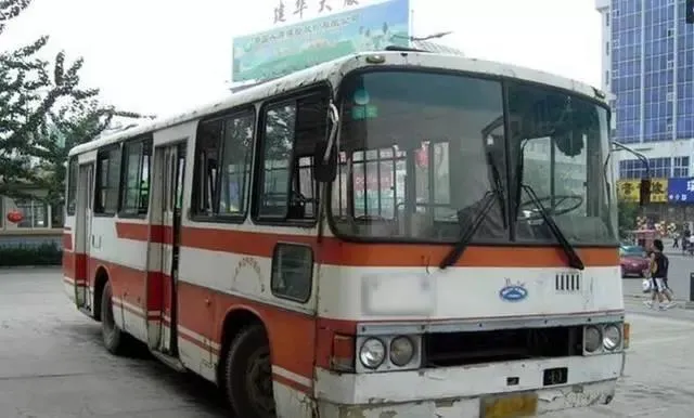 全中国最野的公交车,在武汉 - 网易新闻 - 瓦斯阅读