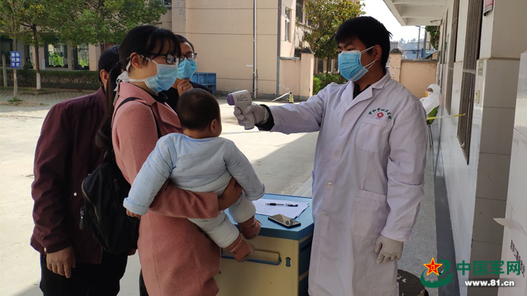 [今天的“C位”，留给战“疫”中的幕后英雄！]今天的“C位”，留给战“疫”中的幕后英雄！