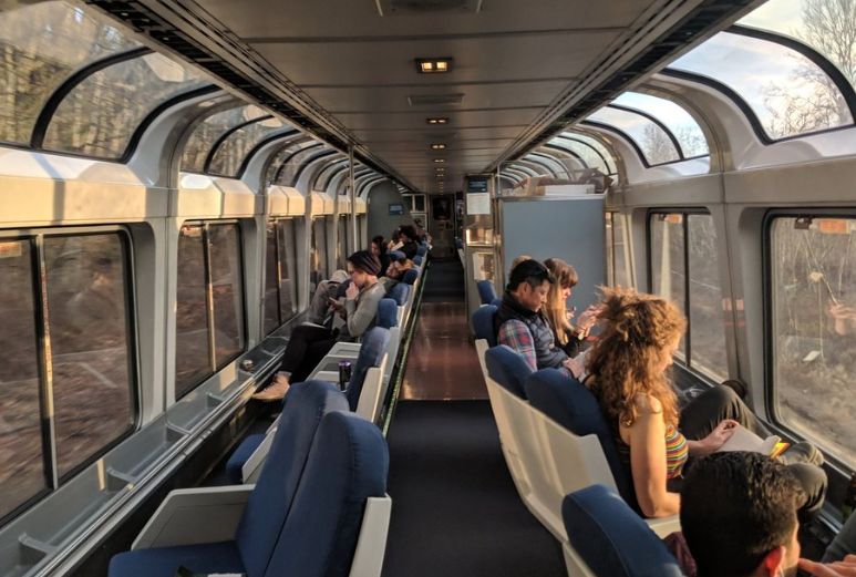 一个人从洛杉矶到西雅图 坐35小时沿海火车体验