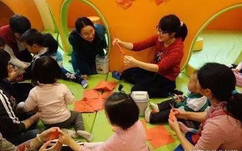 幼稚园同学夜里弄错群，连番致歉，学生家长朋友圈炸遇水(图4)