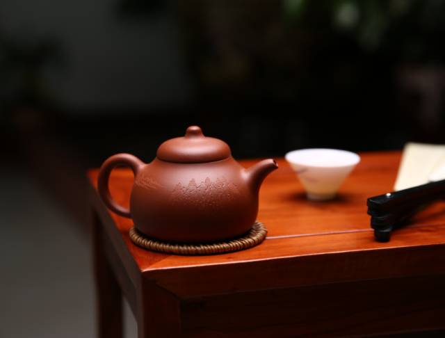 黑茶要趁热喝，人要用心交！