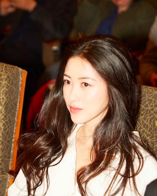 整容换头成全球最美，她终于火到艳压女主了？（组图） - 29