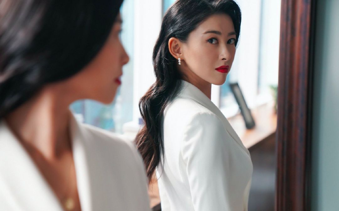整容换头成全球最美，她终于火到艳压女主了？（组图） - 7
