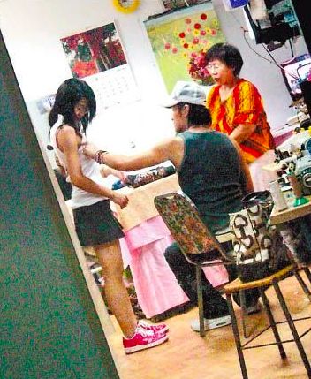 车震当红男星，17年疯狂劈腿14人，她把一手好牌打得稀巴烂！（组图） - 38
