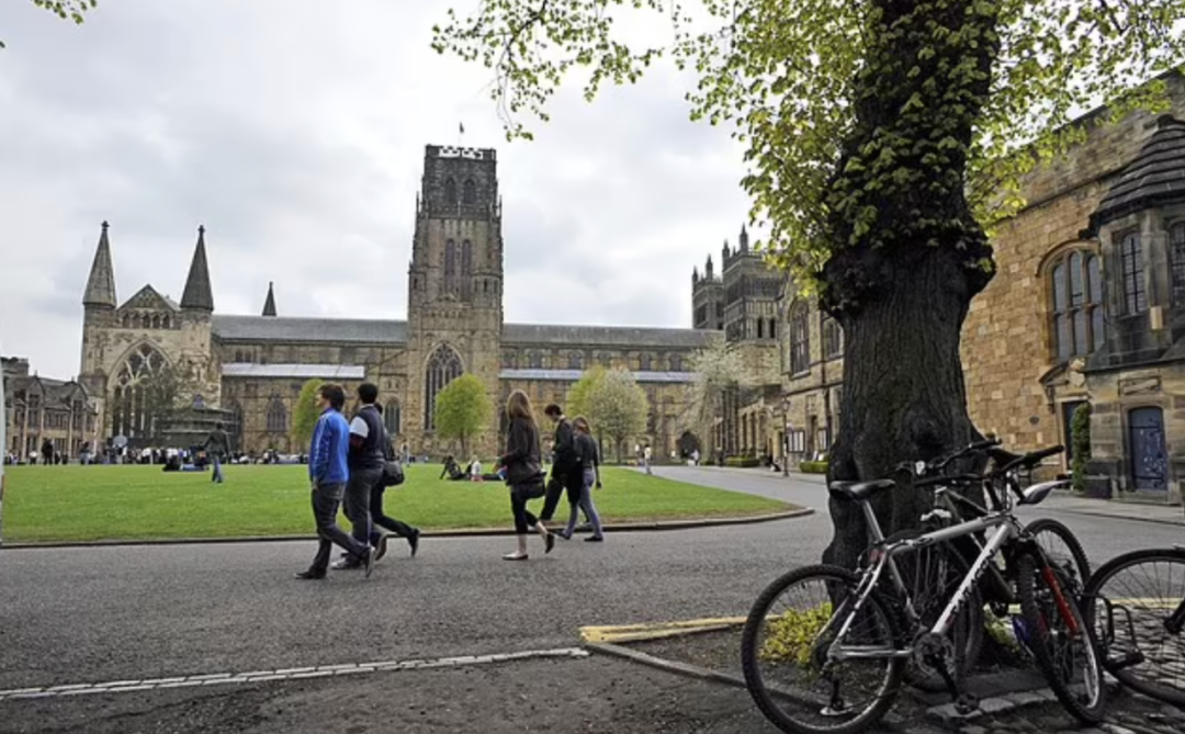 英媒：英国名校大学课程培养学生成为性工作者（图） - 8