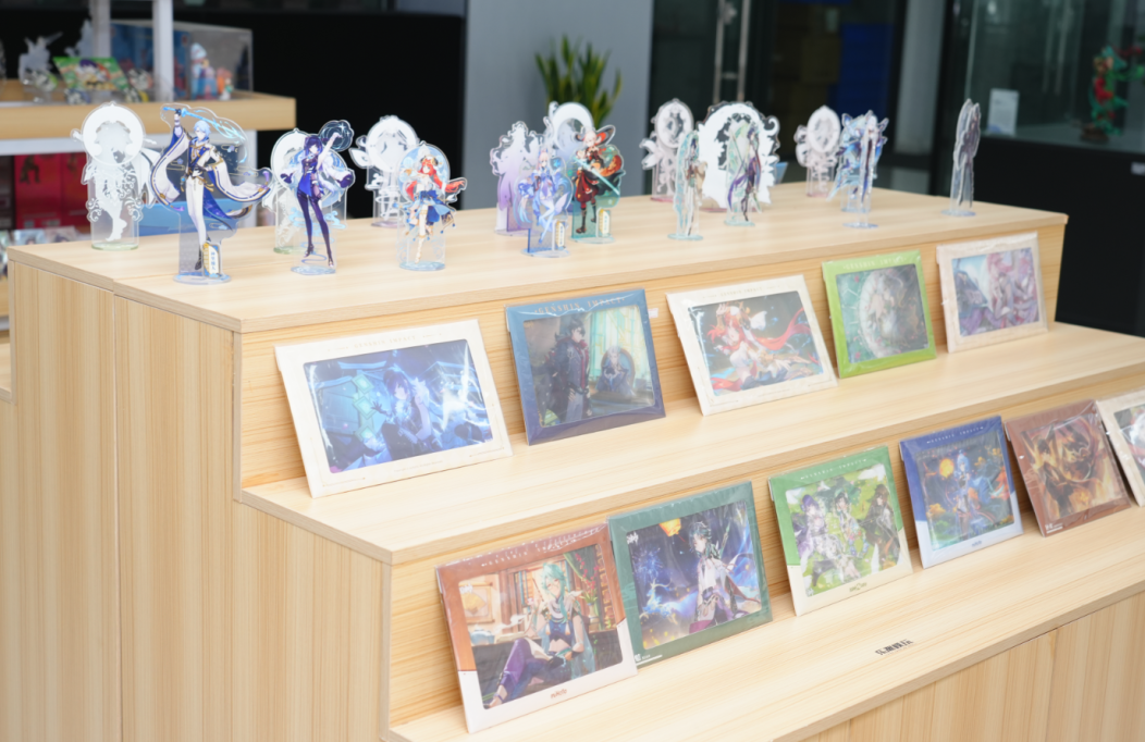 协会为副会长单位-武汉乐潮控股有限公司授牌