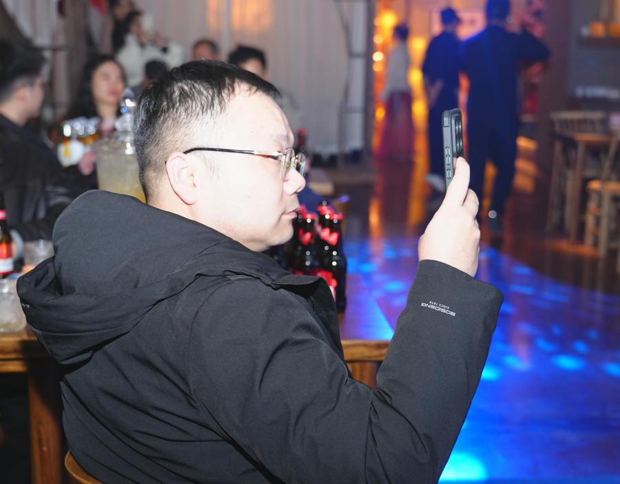 以欢笑融情，以共舞聚力 | 直击黄鹤之星独一无二的年终盛典