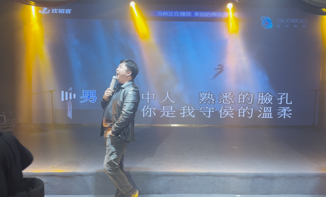 以欢笑融情，以共舞聚力 | 直击黄鹤之星独一无二的年终盛典