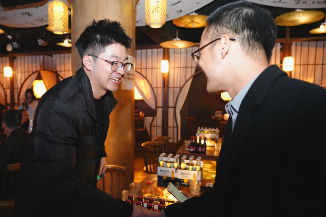 以欢笑融情，以共舞聚力 | 直击黄鹤之星独一无二的年终盛典