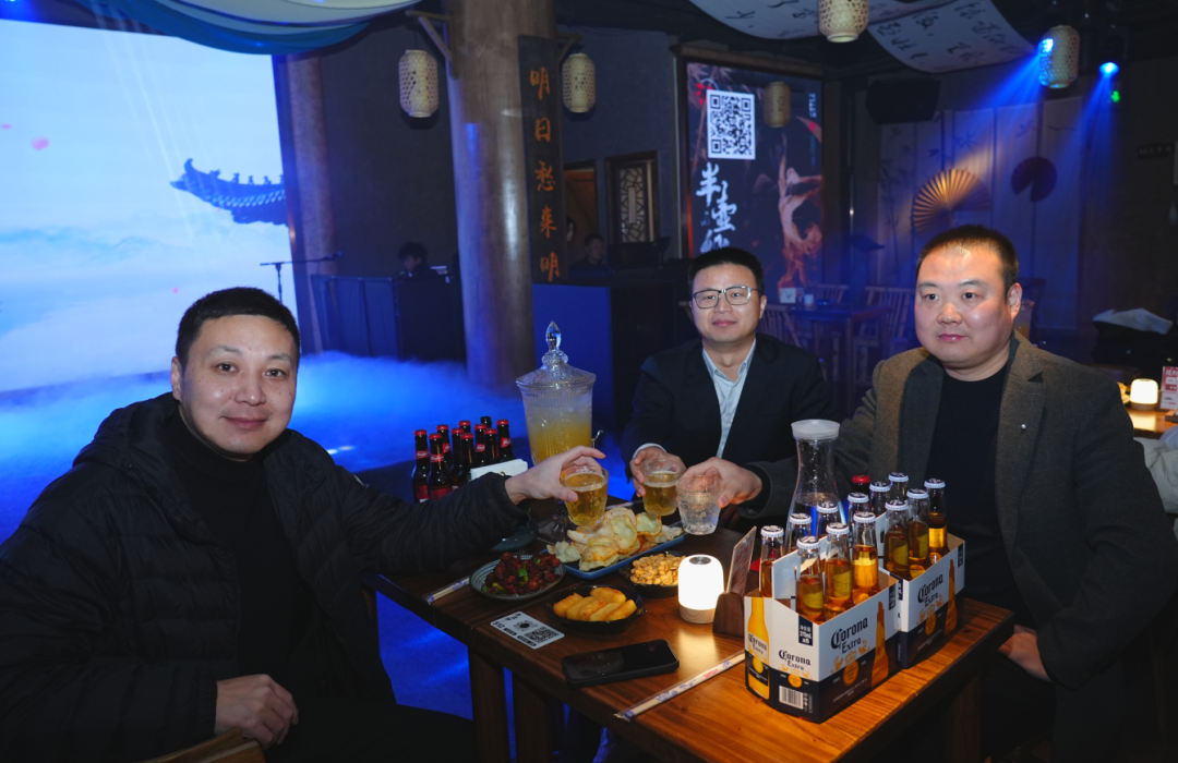 以欢笑融情，以共舞聚力 | 直击黄鹤之星独一无二的年终盛典