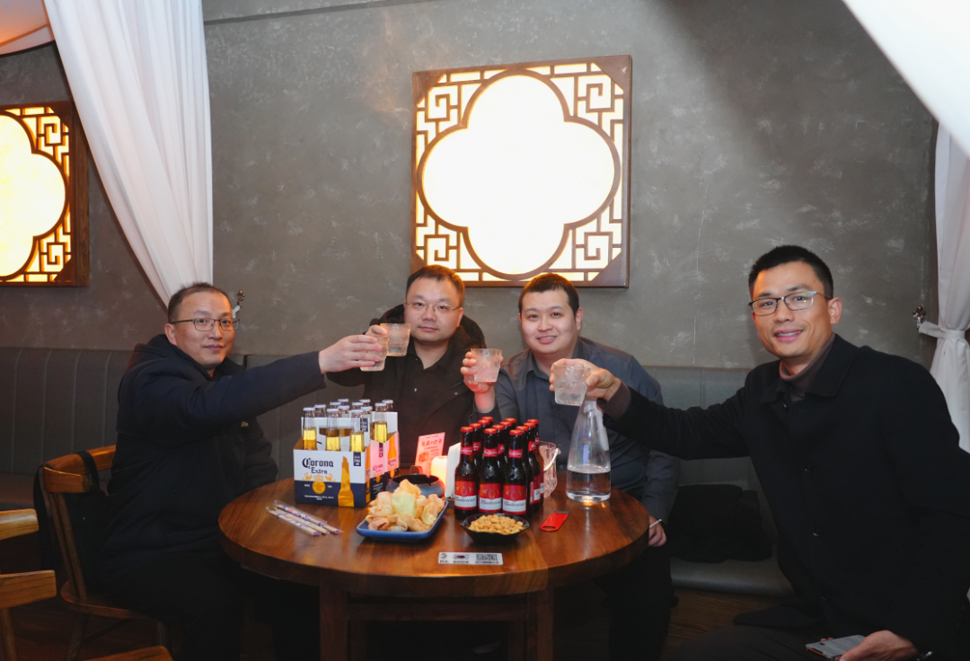 以欢笑融情，以共舞聚力 | 直击黄鹤之星独一无二的年终盛典