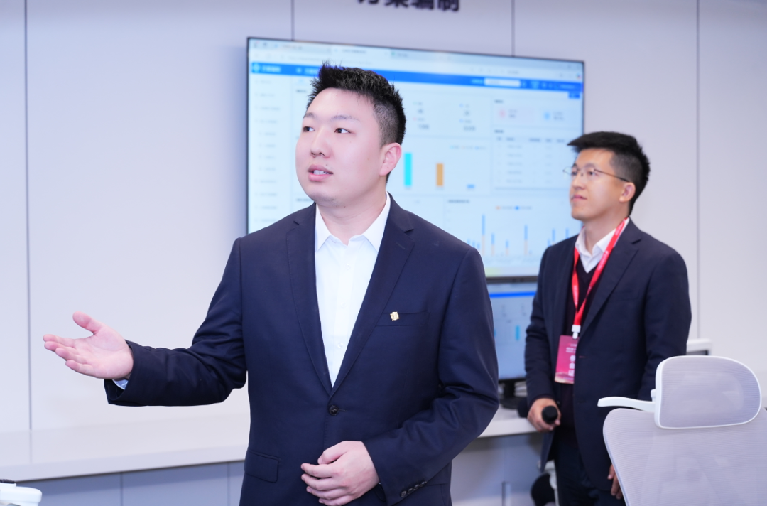 支点·冲锋号 | 第34期周三会走进智行国际，助力“人工智能+”蹄疾步稳