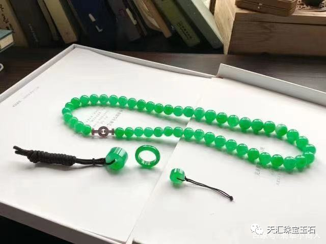 翡翠戴出东方美，美在含蓄，美在温润！