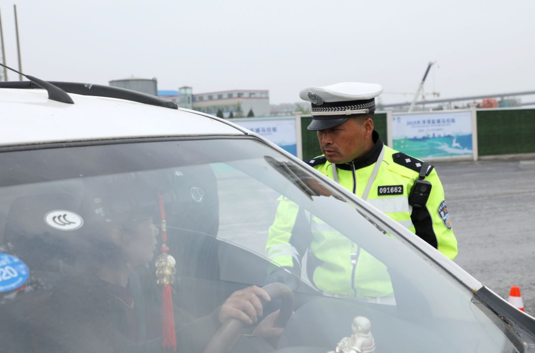 “盐马”赛事演练中 两辆车在赛道内行驶被处罚