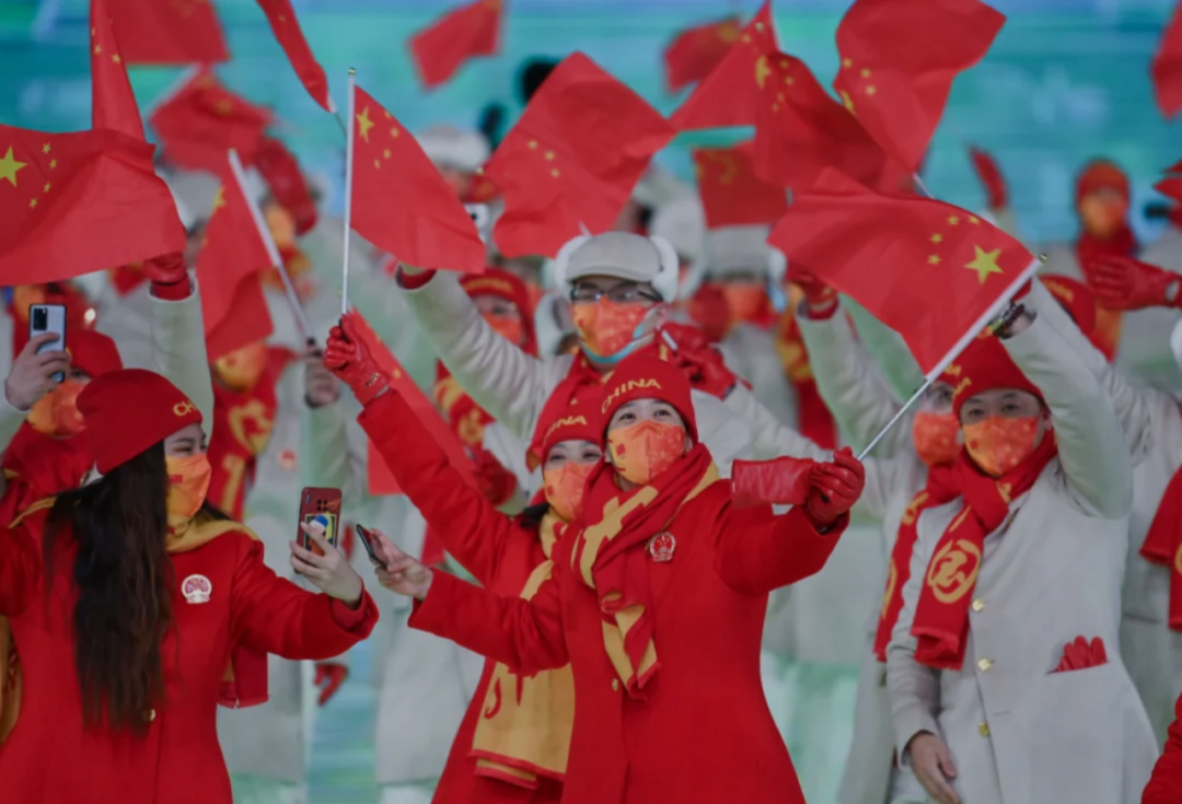 迎着春风，共向未来！