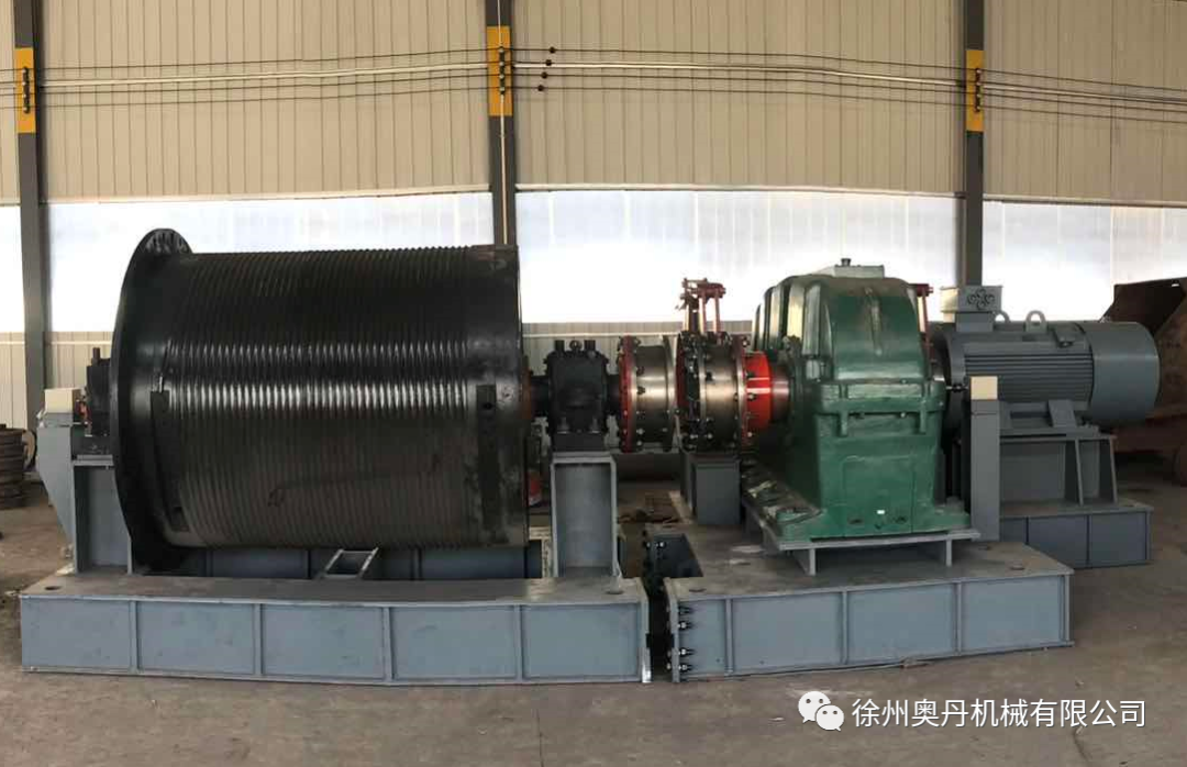 卷揚機