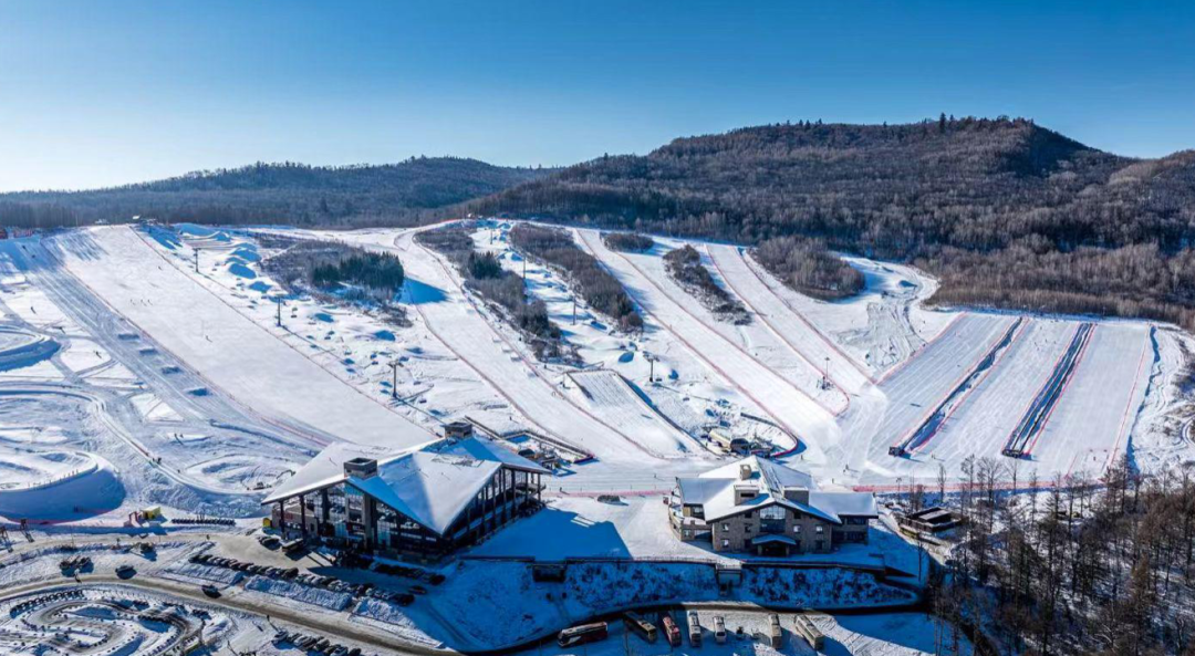 长白山雪季酒店套餐599元起 滑雪温泉漂流含接送 不加价预约至2027年3月