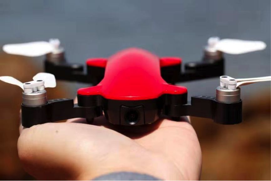 我们打通时空壁垒，从未来召唤了一座城市