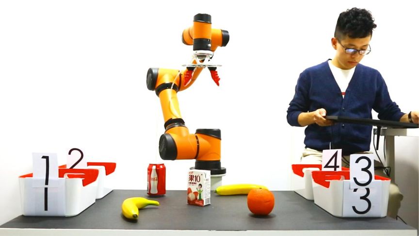 我们打通时空壁垒，从未来召唤了一座城市