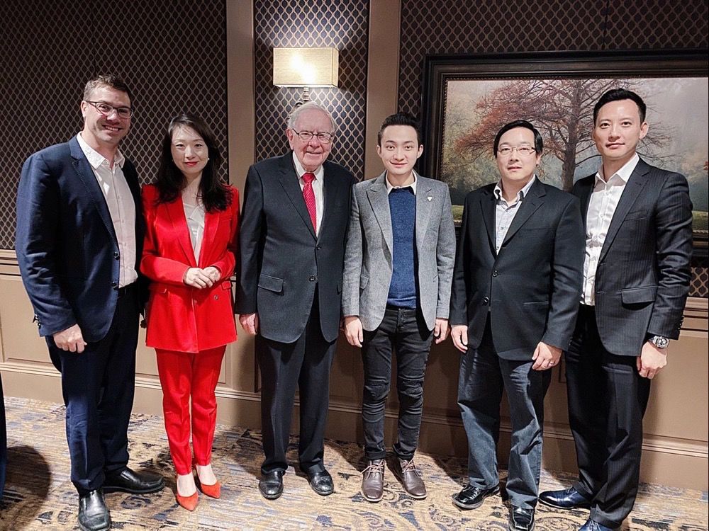 巴菲特终于和孙宇晨吃上饭了：他们在晚餐中都聊了什么