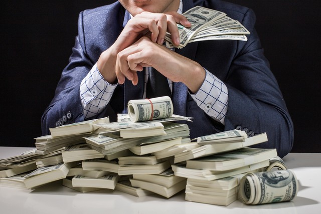 伪鹿哈月赚500万，触动了谁？