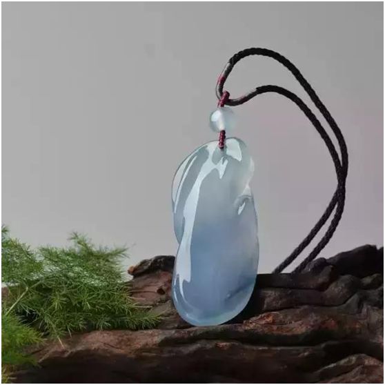 翡翠挂件该如何搭配挂绳，你必须要知道的事！