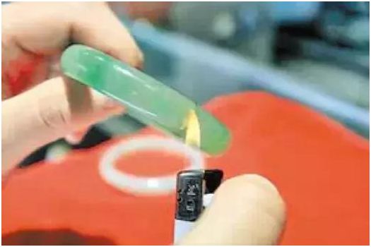 你还在用这些方法鉴定翡翠真假吗？