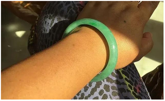 变种是怎么回事？四年时间告诉你翡翠变种的严重后果！