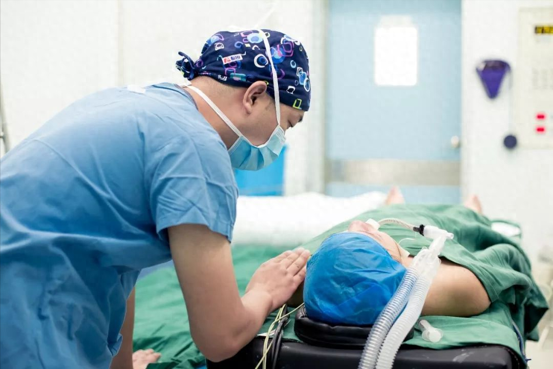 硬膜外和全麻怎么区别什么是硬膜外复合全麻？使用这种麻醉方式都有哪些优点和效果？_https://www.jmylbn.com_新闻资讯_第1张