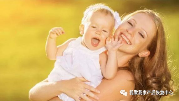 【母乳喂养】抓住喂母乳的3个黄金期，宝宝长得壮，妈妈奶水多！