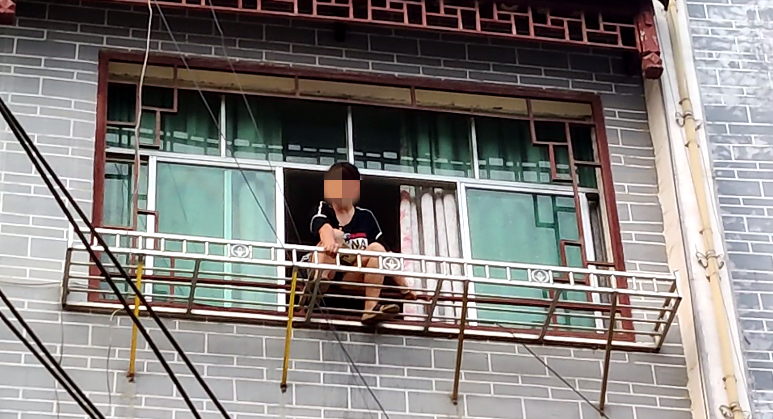 Ů�������������ڴ�̨��������ǭ����᯹���������Ӫ��