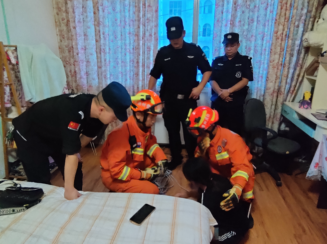 Ů�������������ڴ�̨��������ǭ����᯹���������Ӫ��