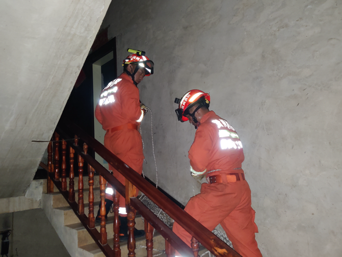 Ů�������������ڴ�̨��������ǭ����᯹���������Ӫ��