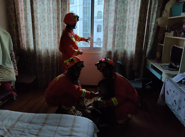 Ů�������������ڴ�̨��������ǭ����᯹���������Ӫ��